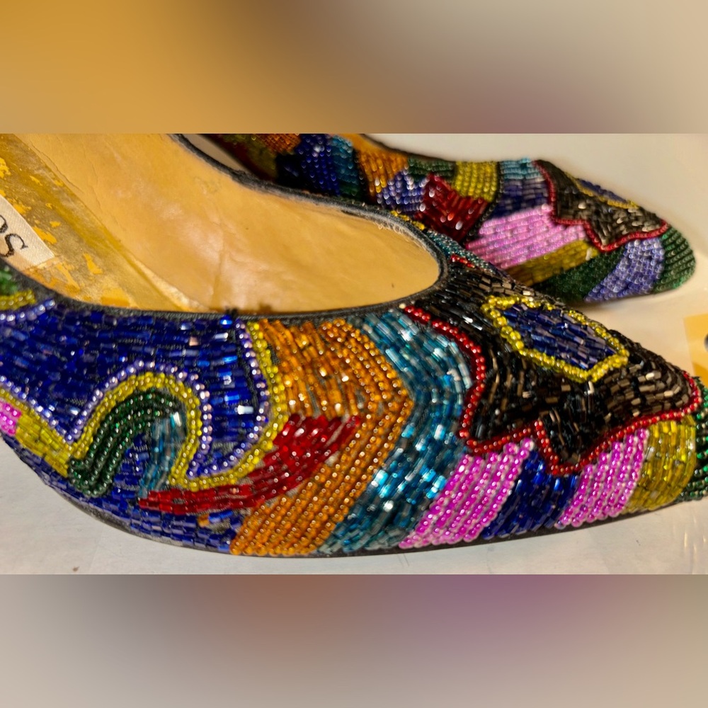 CAPARROS Multicolored Beaded Pumps w/ 3” Heels Size 9 - Picture 1 of 6